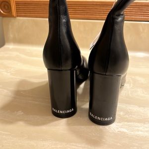Brand New Balenciaga Boots sz 40 Black Logo